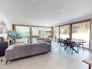 Preciosa casa Roses con piscina cerca playa AV 90