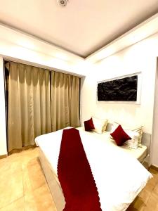 luxurious home 1bhk with swimming pool noida sector 75