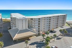 Holiday Surf and Racquet Club 319