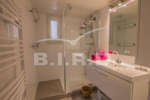 Appartement 3 pièces avec vue panoramique mer, piscine et accès privé plage