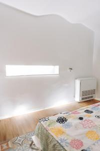 Pinot Noir Harbors Light