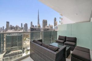 Modern 2BR I DAMAC Reva Residences I Canal Views