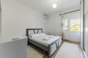 Hometown Apartment 2 by PikHost