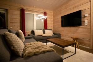 Grand Villa Olavi Private Sauna and Hot Tub