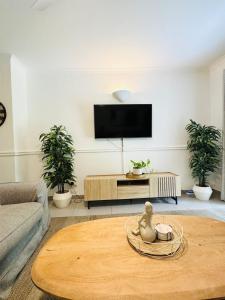 Cozy Coastal Getaway