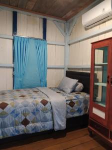 Rock and Wreck Dive Resort