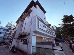 Hotel Silver Leaf - Vile Parle East - Near Mumbai Airport