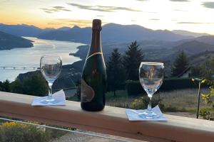 Spacious house with stunning views Puy-Sanières