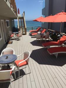 Premier One-Bedroom Apartment room in Malibu Private Beach Apartments