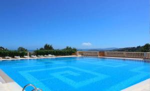 IS110-701 Les Issambres Appt T2 cabine couchages avec Piscine et parking