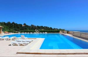 IS110-701 Les Issambres Appt T2 cabine couchages avec Piscine et parking