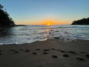 80m to sand Sunshine Bay retreat Batemans Bay