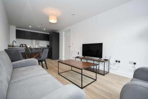 Bright & Spacious 2 Bed Apartment in Liverpool