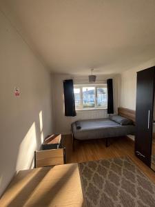 Cosy room 2 Gatwick Airport