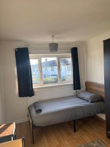 Cosy room 2 Gatwick Airport