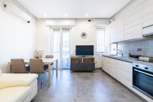 Bright and Quiet - Elegant Apartment