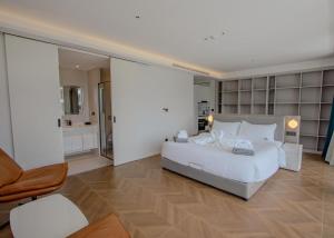 Three Bedroom Kora Condo with Pool View