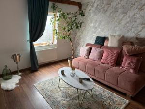 Premium Apartment Am Steiger 2 Großzügiger Luxus mit Kamin und SpaBad am Steigerwald