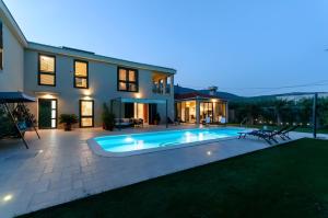 Villa M With Private Pool & Gym
