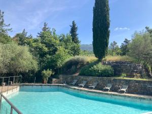 Ex oldest mill with stonepool