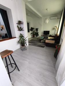 Kolev Apartments - Two Bedroom Cozy Central Apartment