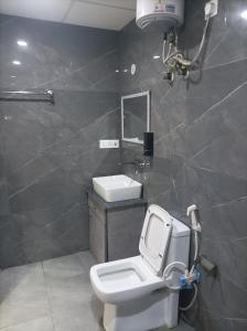 Meera Eternity Couple Friendly By RESTIN