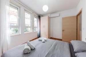 The Triple Comfort Loft by PikHost