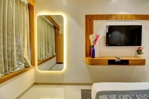 Hotel Galaxy Inn, Shirdi
