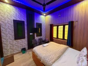 OM SHIVAY HOMESTAY AND PARTY HALl
