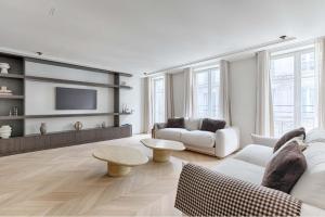 Ultra Luxury in the Heart of the Sentier District