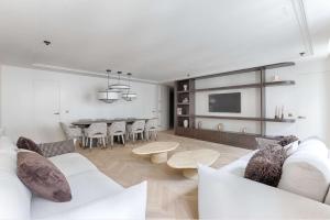 Ultra Luxury in the Heart of the Sentier District