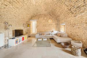 Authentic Provencal farmhouse with pool for rent in Provence - LEvasion