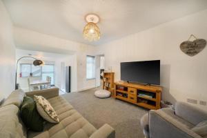 Spacious Three Bedroom Flat in Filey Town Centre with Workspace