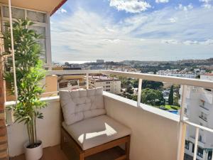 Vistas al mar y piscina Ático en Benalmádena cerca a la playa