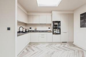 Modern 2 bedroom home with abundant natural light