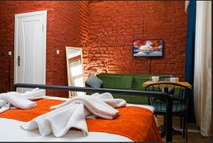 1826 Heritage Rooms