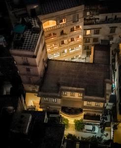 Shree Ganesha Palace Near Kashi Vishwanath Temple