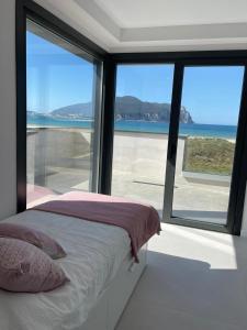 Lujosa casa en primera línea playa increibles vistas mar