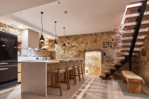 Secret Cave Villa