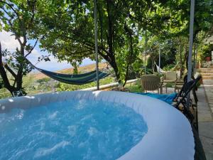 Lemon Garden Apartment-Hot Tub Jacuzzi