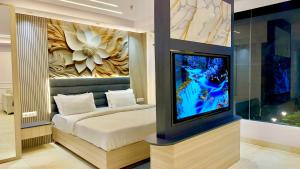 Aura Stays by Rooms N Views