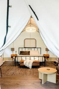 Stunning Tented Cabin with Fire Pit in Des Moines, Iowa