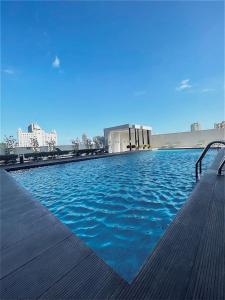 Modern Studio at The Median - Hi speed WIFI, Netflix & Prime, Near IT Park