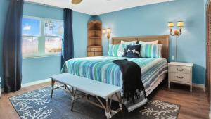 1100 Sq Ft Beachside Condo, Heated Pool, 1st Floor, Patio, 3 min Walk to Beach