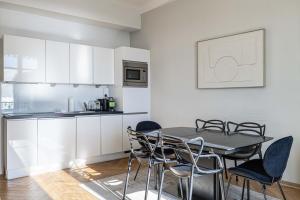 20 LACROIX - Cozy 2-bedroom apartment with balcony and sea view