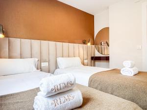 Modern and bright 3 BR apartment with balcony REMS