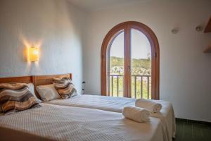 Casa Roca Vista A unique holiday home built on a rock with breathtaking views