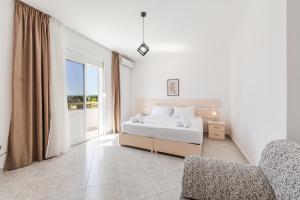 1BR Apartment with Mountain Views Golem by PikHost