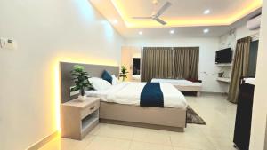 Hi-Fi Service Apartment