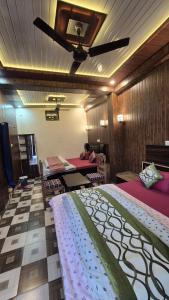 Bisht Hotel And Restaurant